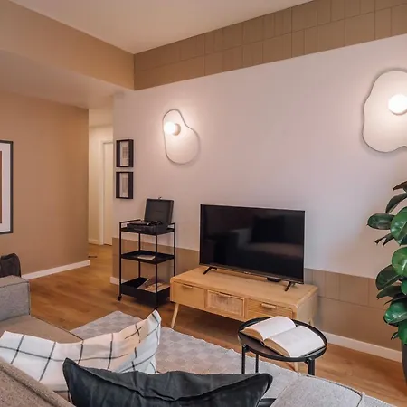 Luso - 2 Bedrooms In Alcantara Appartement