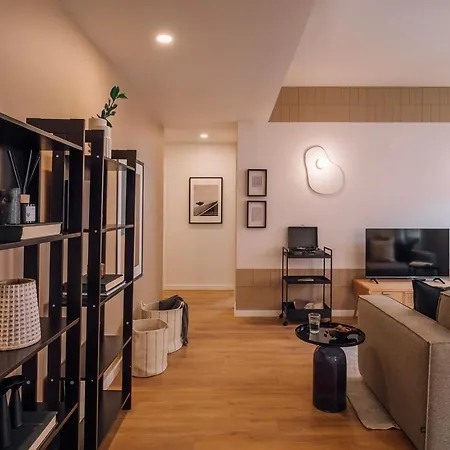 Luso - 2 Bedrooms In Alcantara Daire *